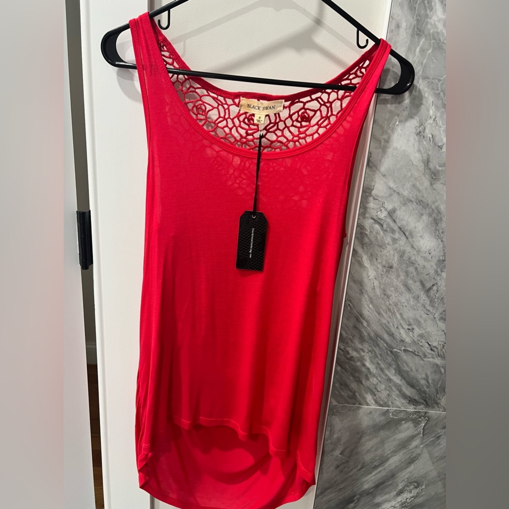 Lulu’s Black Swan Rose Cowl Back Tank - Size S NWT